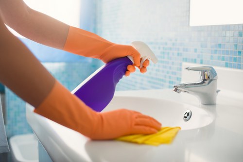 Client reviewing terms for a Kingston cleaning appointment